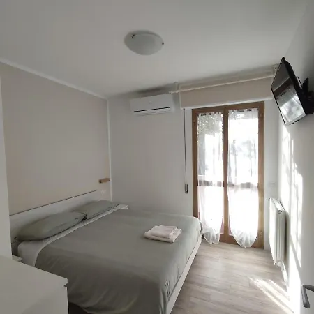 Beach House Garden, 300M Dal Mare, Wifi, Bici, Giardino Privato, Clima Marina di Massa Exterior foto