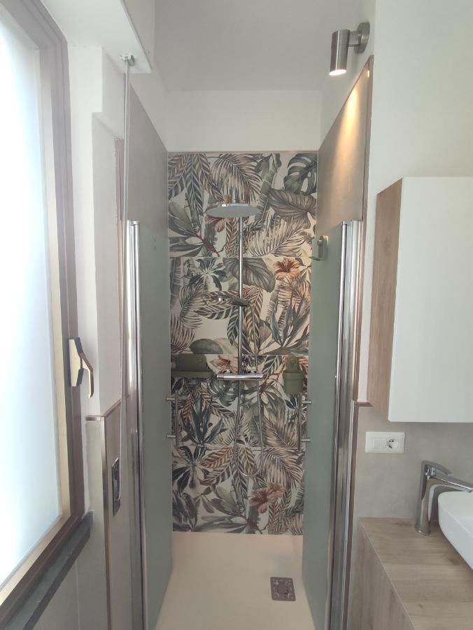 House Garden, 300m Dal Mare, Wifi, Bici, Giardino Privato, Clima * Marina di Massa