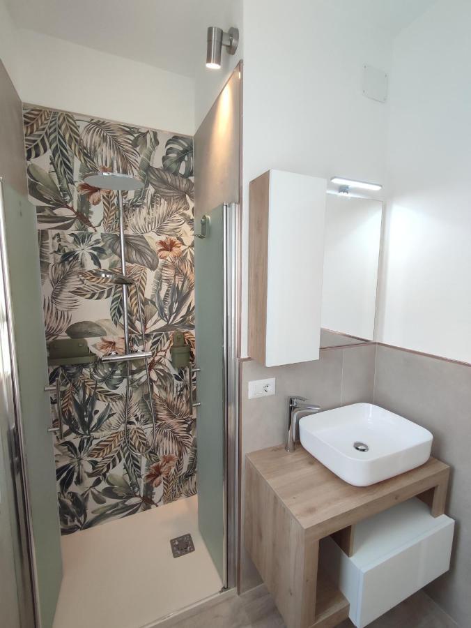House Garden, 300m Dal Mare, Wifi, Bici, Giardino Privato, Clima * Marina di Massa