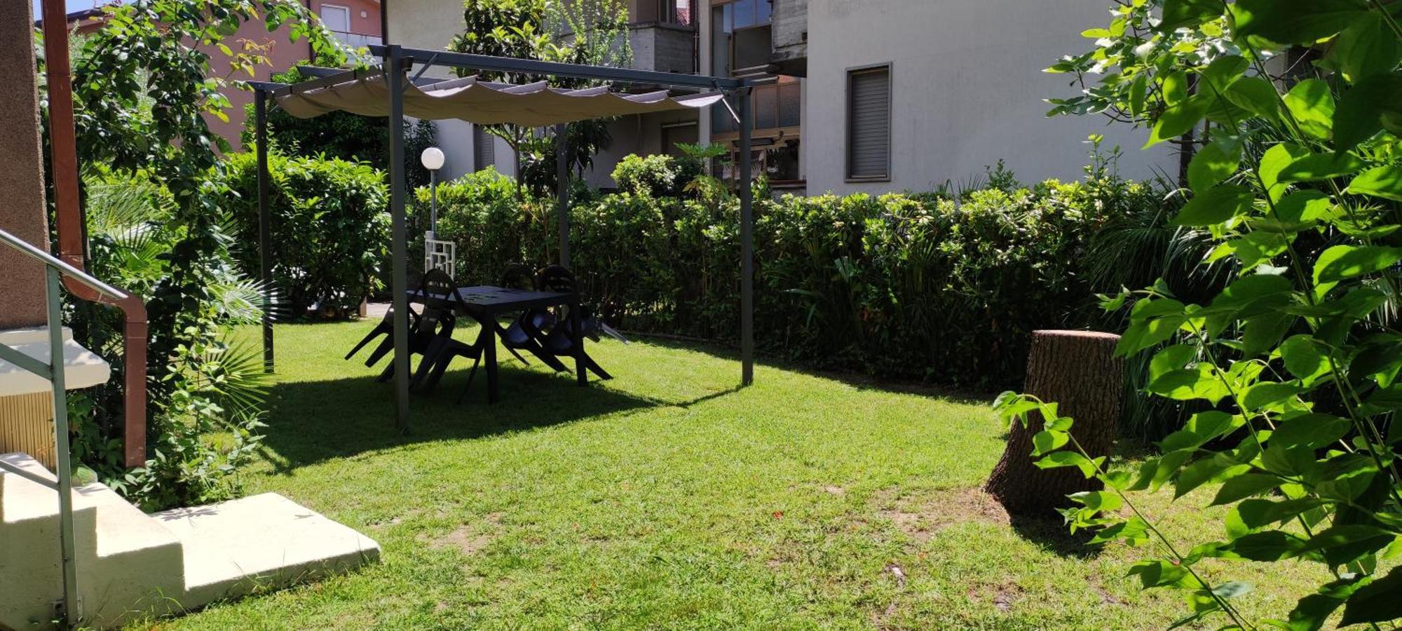 Apartment House Garden, 300m Dal Mare, Wifi, Bici, Giardino Privato, Clima *