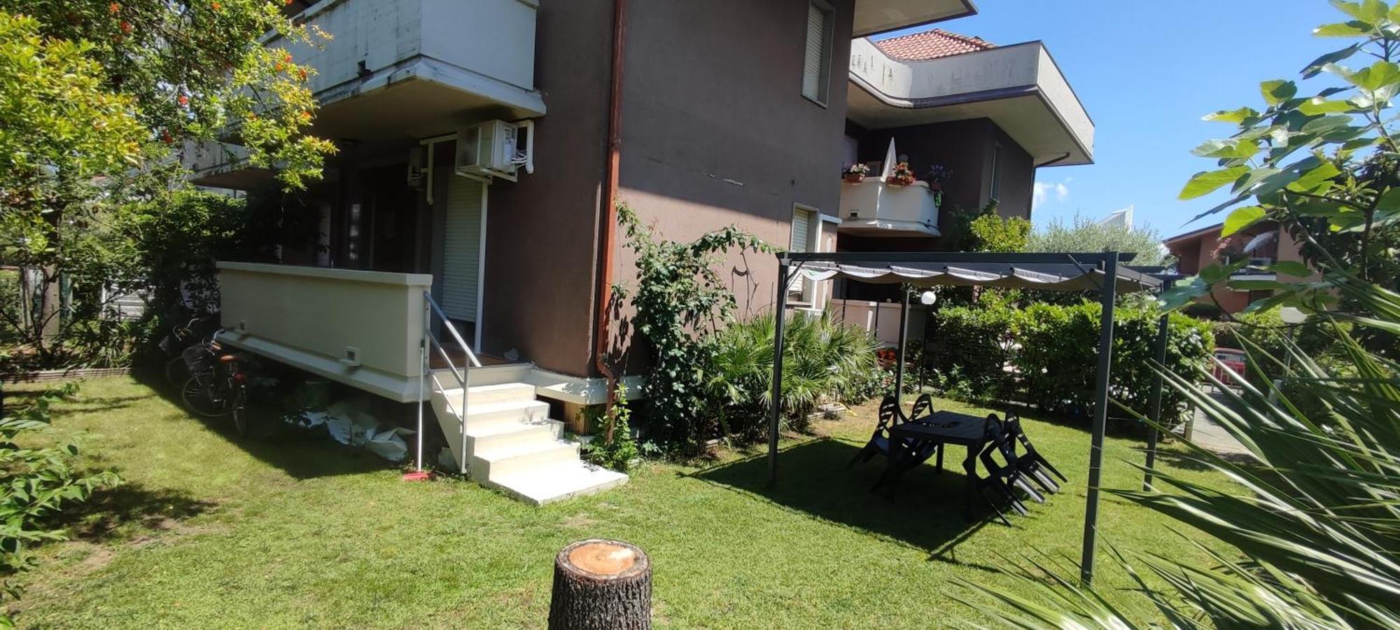 Apartment House Garden, 300m Dal Mare, Wifi, Bici, Giardino Privato, Clima