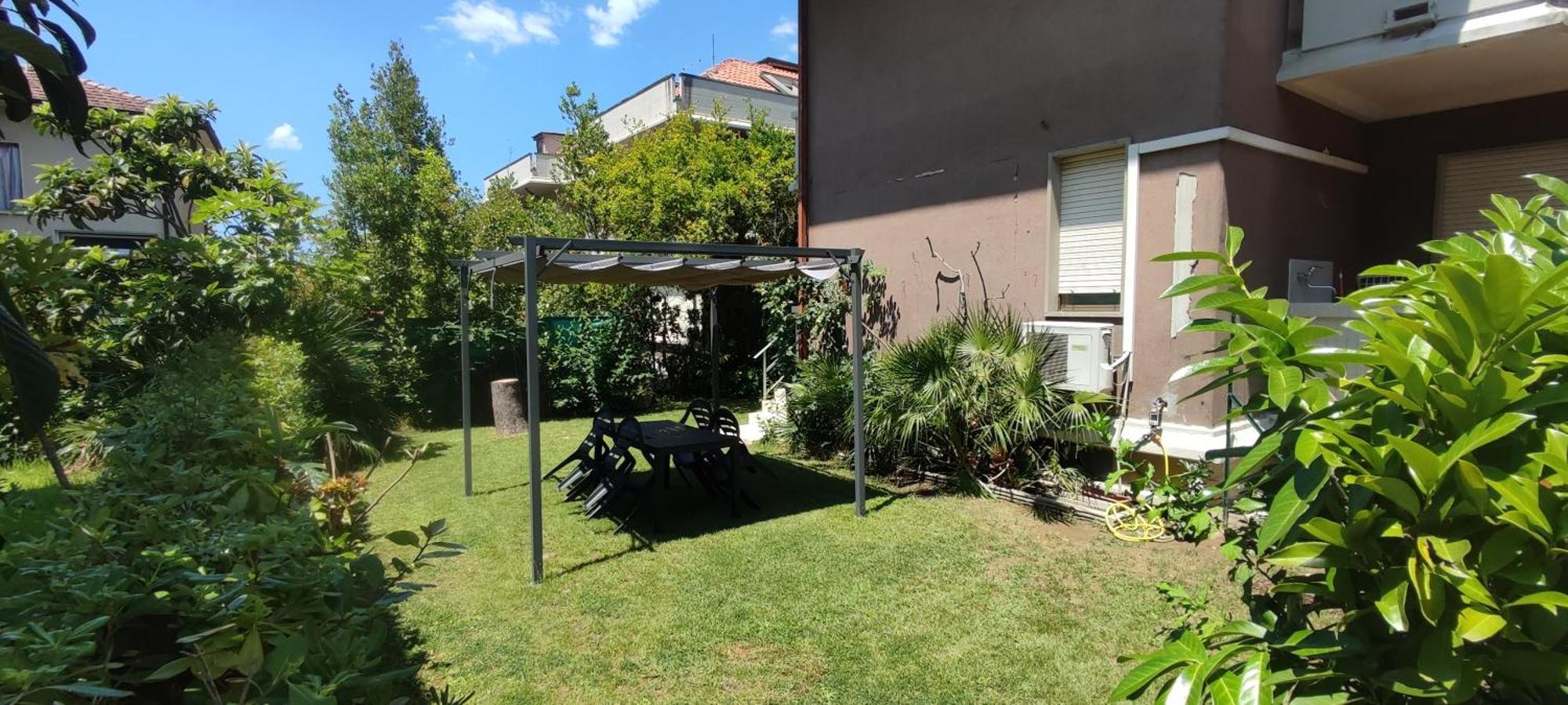 House Garden, 300m Dal Mare, Wifi, Bici, Giardino Privato, Clima Marina di Massa