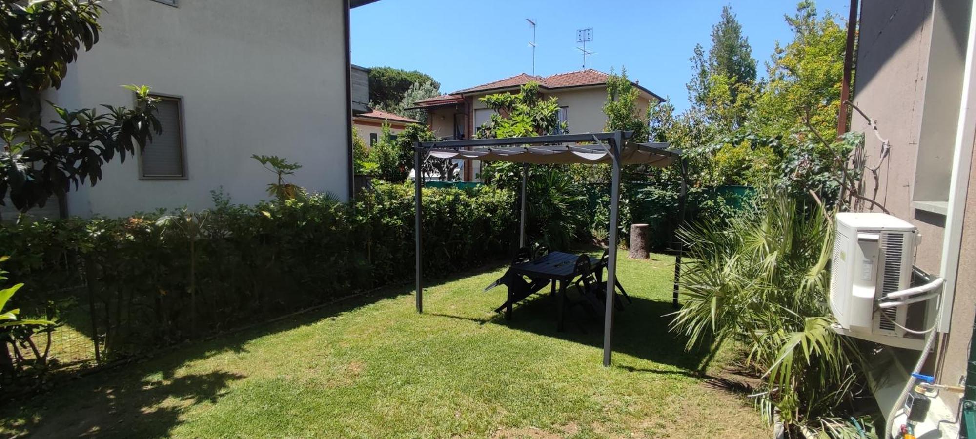 Apartment House Garden, 300m Dal Mare, Wifi, Bici, Giardino Privato, Clima